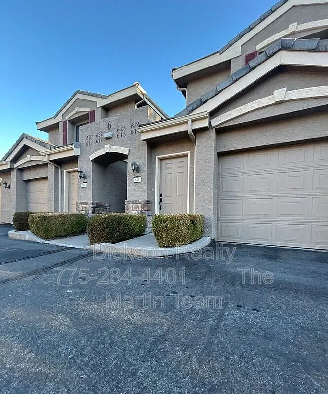 2 bed, 2.0 bath, 1127 sqft, $2,200 — Photo 2