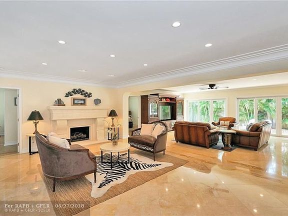 4th image of 2640 NE 35th Dr