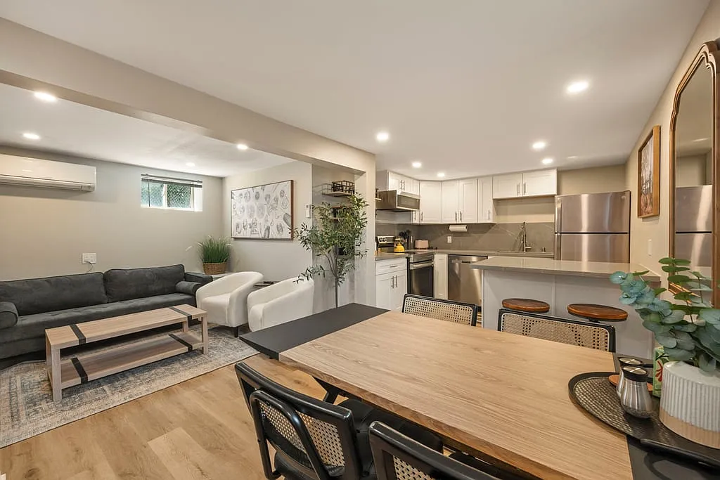 2 bed, 750 sqft, $1,950 — Photo 2