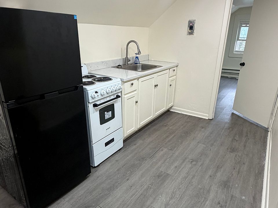 1st image of 1035 Morris St #3