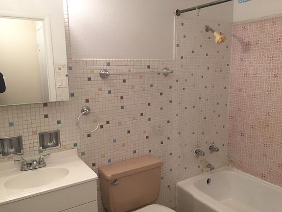 4th image of 7900 S Wabash Ave #79043A