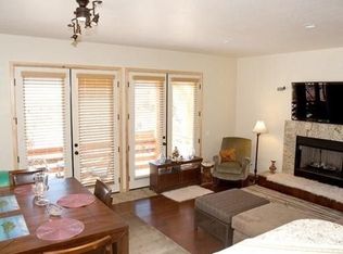 33659 Angeles Dr, Green Valley Lake, CA 92341