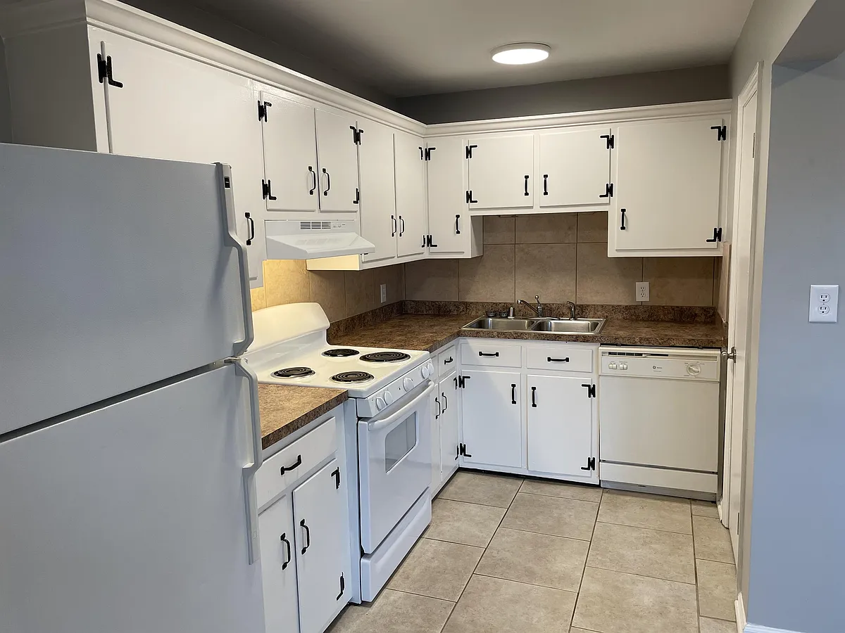 Building Photo - 2047 Coburn Blvd #7