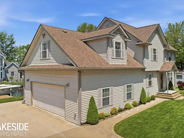 7080 Sax St, Harsens Island, MI 48028