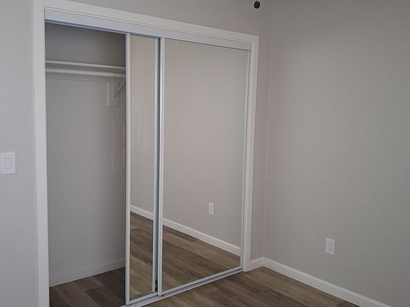 5th image of 1035 Georgia St APT L