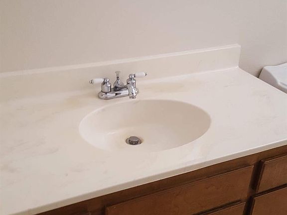 3rd image of 10687 Maple Ave