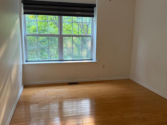 4th image of 63 Prestwick Way Unit 63