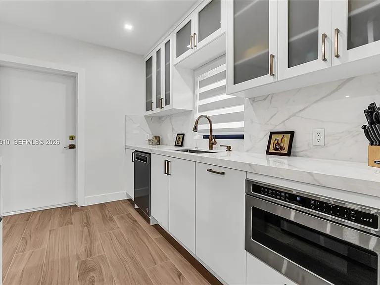 1015 Pizarro St — Photo 15