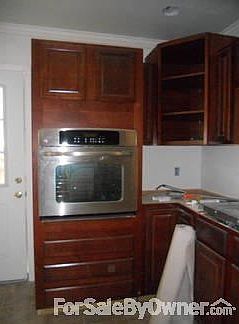 All New Alley kitchen with granite, stainless steel appliances!