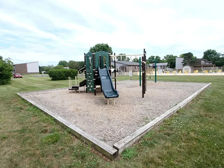 Villages on Madison Apartments — Photo 34