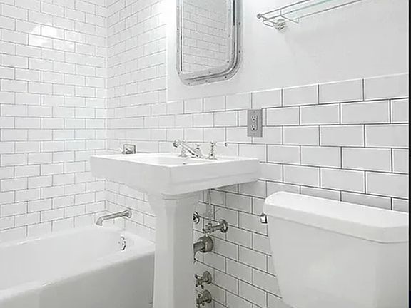 3rd image of 304 E 20th St APT 4G