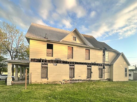3rd image of 304 6th Street