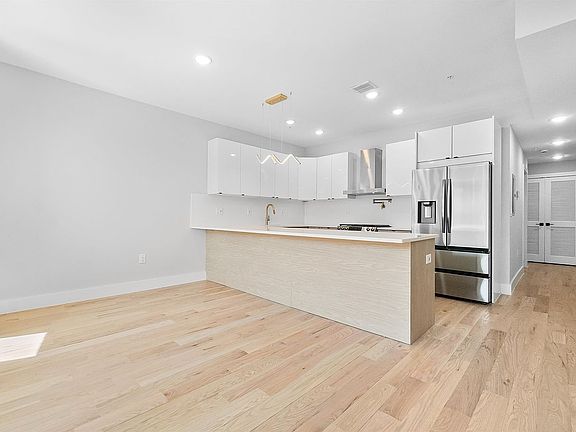 2nd image of 443 Bergen Ave #C