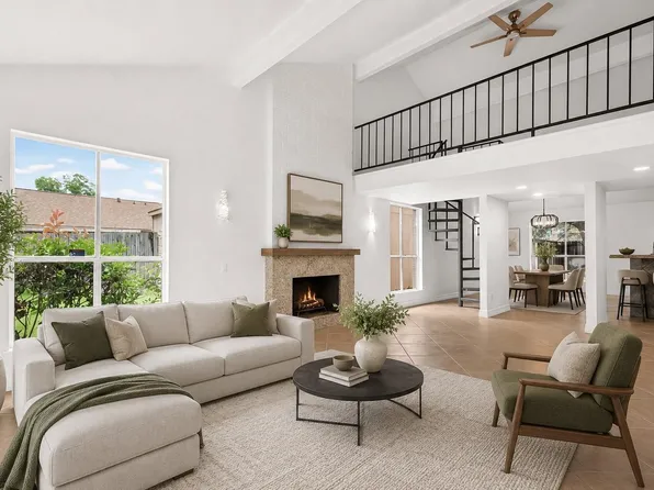 8632 Maplecrest Dr, Houston, TX 77099