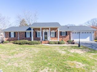114 Skyland Dr, Pickens, SC 29640