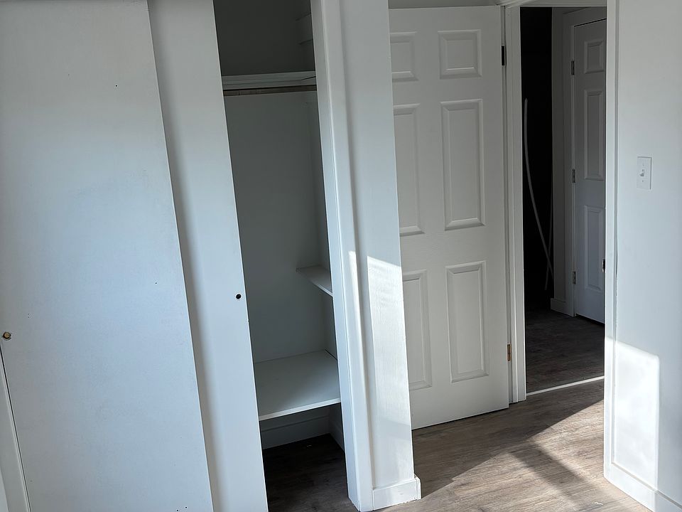 1st image of 214 E Ave E