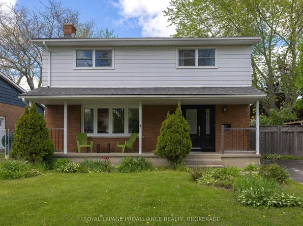 102 Herchmer Cres, Kingston, ON K7M 2V9