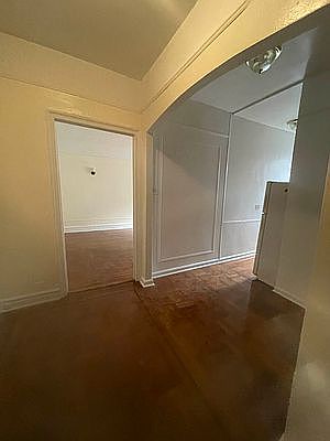 3rd image of 655 Pelham Pkwy N APT 5L