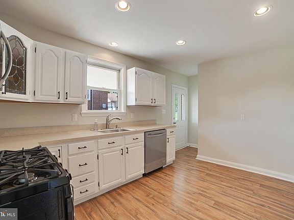 4th image of 3634 Eitemiller Rd