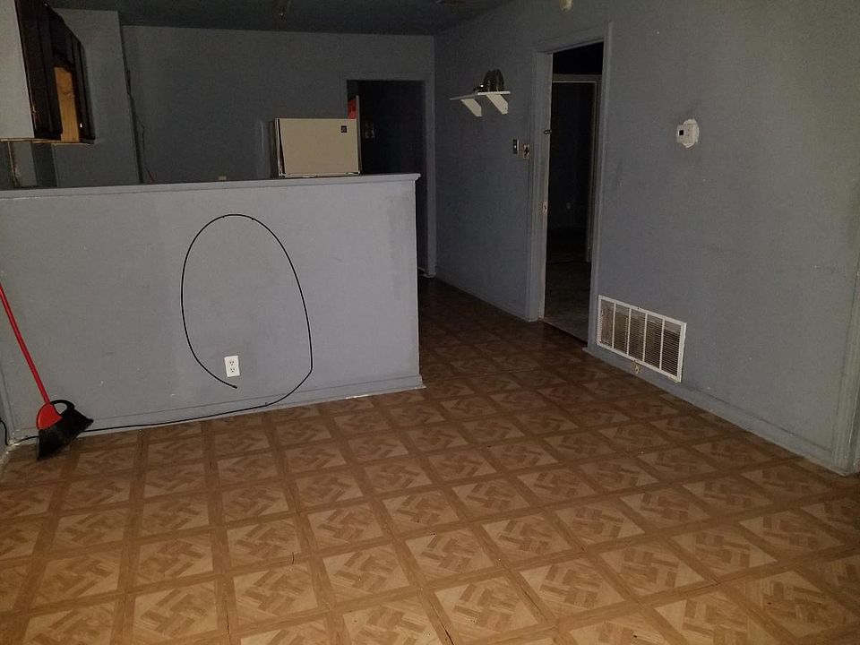 2nd image of 301 9th St