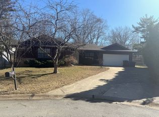17 Steven Brent Ct, Saint Peters, MO 63376