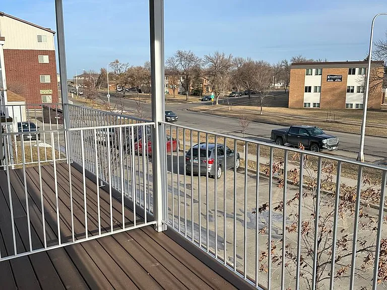 Dakota E & W Apartments — Photo 63