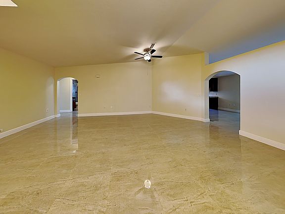 3rd image of 16895 Crestview Ln