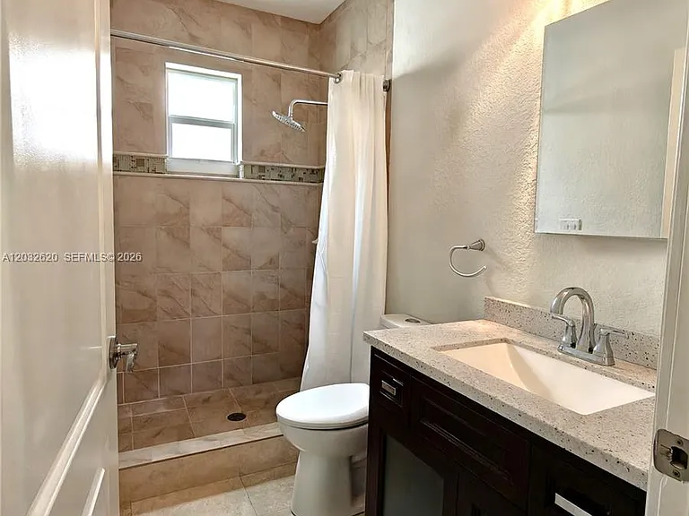 470 SW 25th Rd — Photo 13