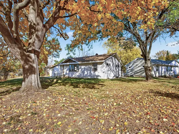 563 Doris Ave, Shoreview, MN 55126