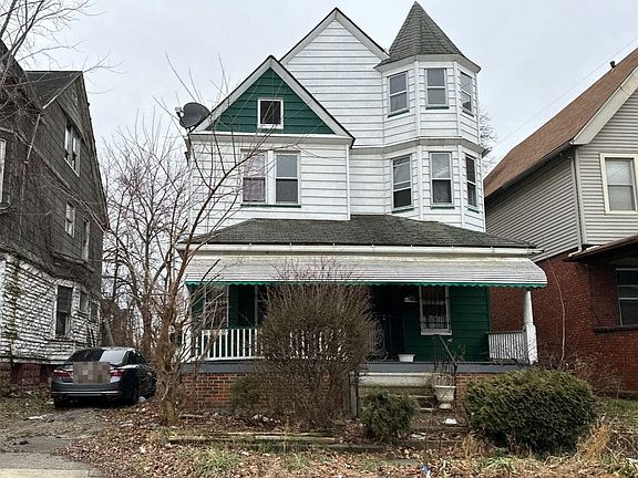3rd image of 1714 Lakefront Ave