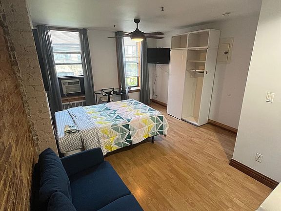 3rd image of 143 E 30th St #501