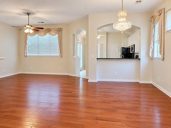 2nd image of 8725 Stoneridge Pl