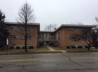 518 E Chicago St APT 13, Elgin, IL