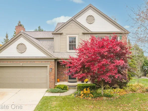 3701 Hidden Forest Dr, Orion, MI 48359