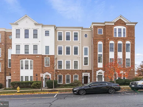 2359 Brookmoor Ln, Woodbridge, VA 22191