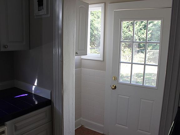 4th image of 106 Kreswell Cir
