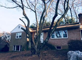 9607 Bel Glade St, Fairfax, VA 22031