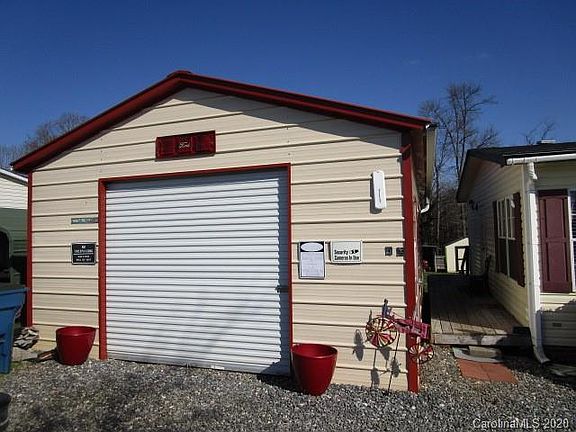 5th image of 3688 Silver St