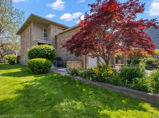 1114 Saint Aubin Pl, Detroit, MI 48207