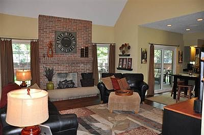 4th image of 4411 Summer Creek Ln