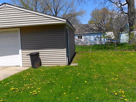 5th image of 1375 Brady Ave