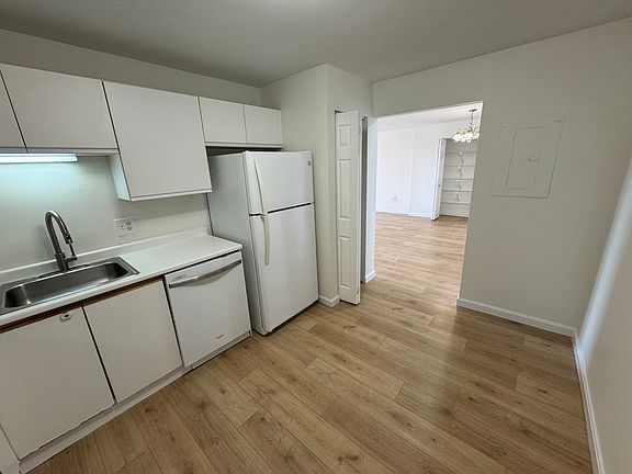 5th image of 3920 Mystic Valley Pkwy APT 912