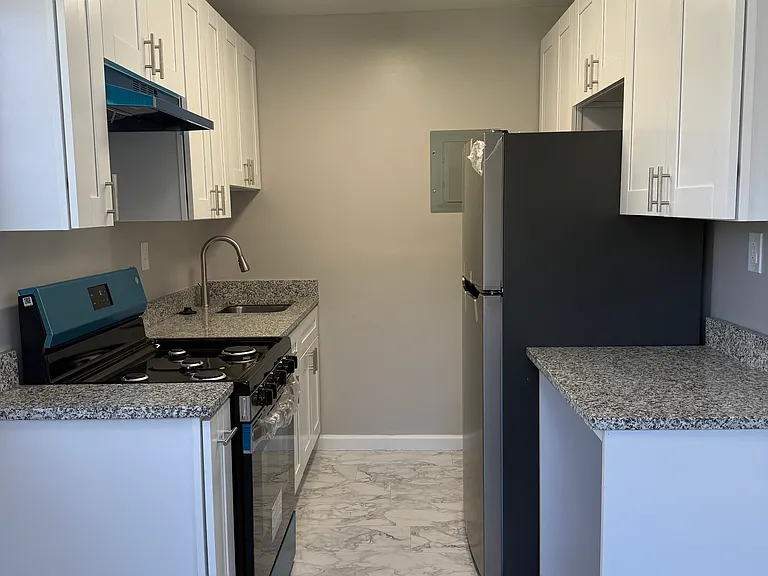 142 Joliet St SW #B — Photo 7