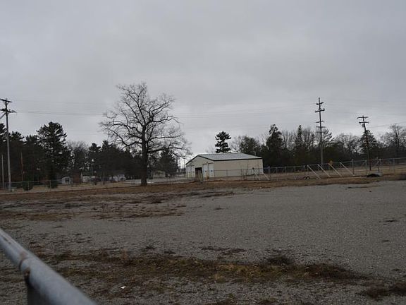 4th image of River Road And Adams
