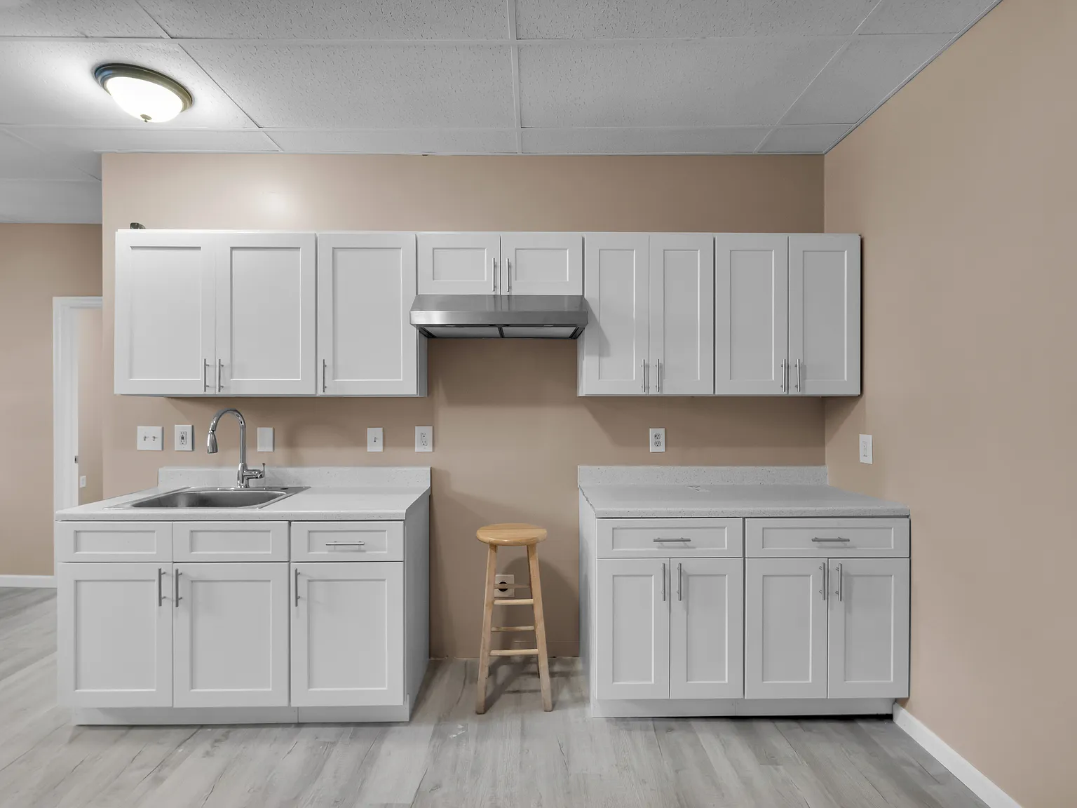 2 bed, 1100 sqft, $1,450 — Photo 2