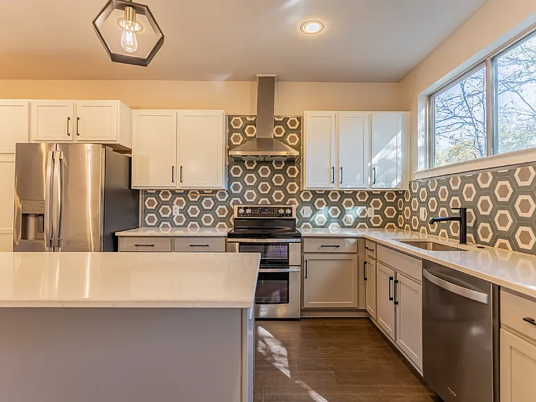 130 Rose Ln #202 — Photo 9