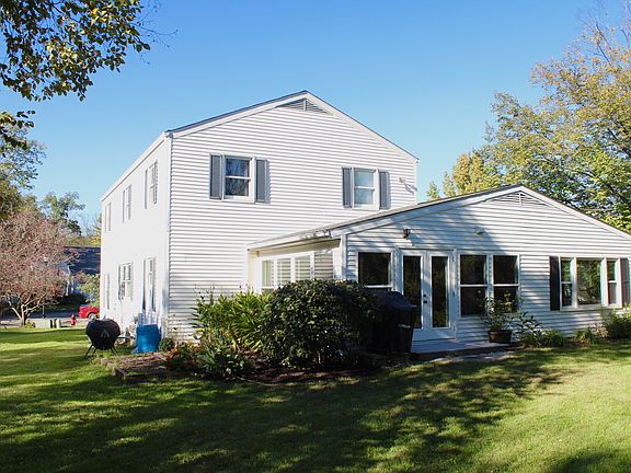 2nd image of 3171 Woods Edge Ct
