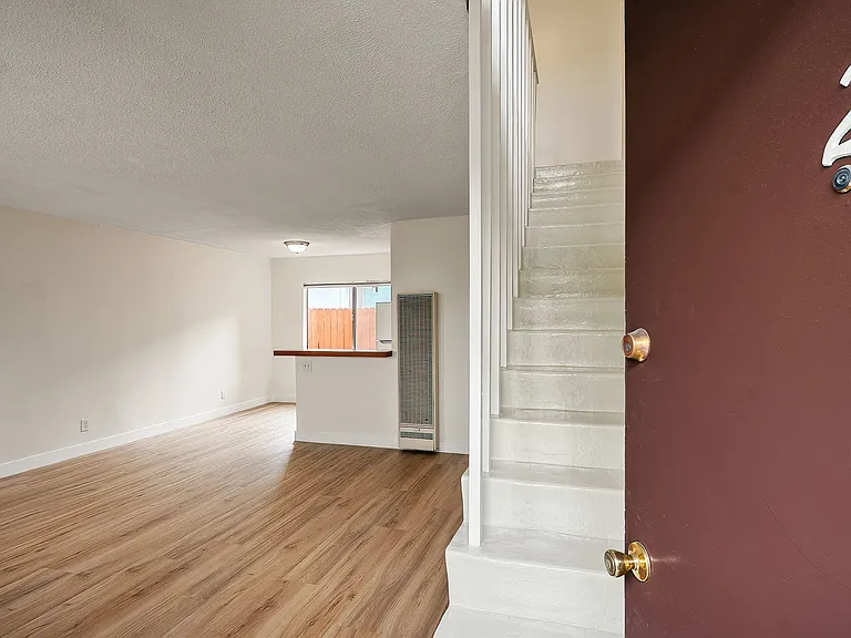 1315 Ocean Park Blvd #2 — Photo 20