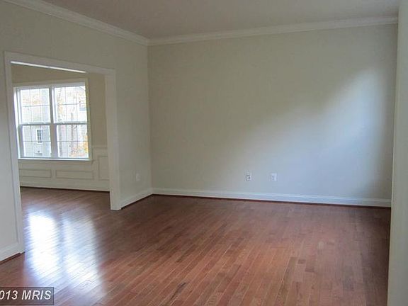 4th image of 1021 Basswood Dr