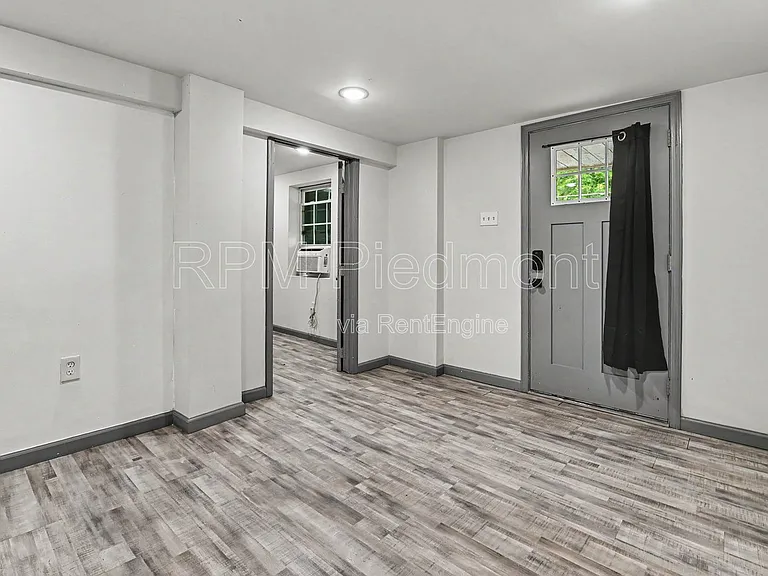 3181 Church St #C — Photo 10